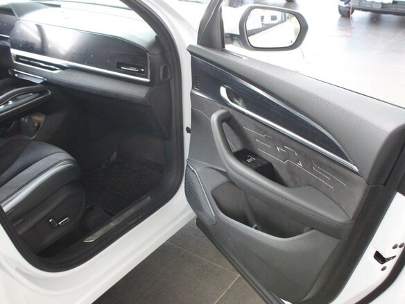 2026 Geely Monjaro I, белый, 4954990 рублей - вид 17