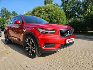 2021 Volvo XC40 I, красный, 3900000 рублей, вид 4