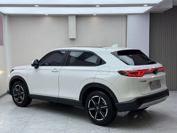 2023 Honda Vezel II, белый, 1870000 рублей - вид 5