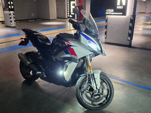 2020 BMW S 1000 XR, белый, 1600000 рублей - вид 3