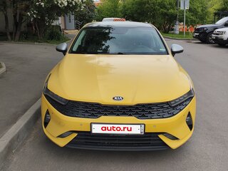 2021 Kia K5 III, жёлтый, 1850000 рублей, вид 2