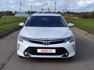 2017 Toyota Camry VII (XV50) Рестайлинг 2, белый, 1900000 рублей, вид 2