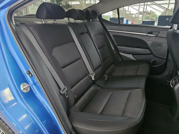 2017 Hyundai Elantra VI (AD), синий, 1699000 рублей - вид 16