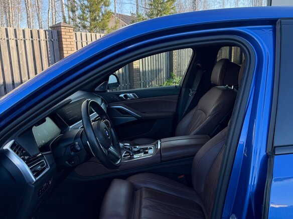 2020 BMW X6 30d III (G06), синий, 8690000 рублей - вид 6