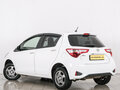 2017 Toyota Vitz III (XP130) Рестайлинг 2, белый, 879000 рублей - вид 3
