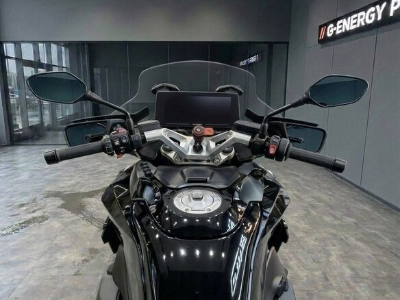 2025 BMW R 1300 RT, чёрный, 3350000 рублей - вид 3