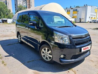 2008 Toyota Noah II (R70), чёрный, 900000 рублей, вид 3