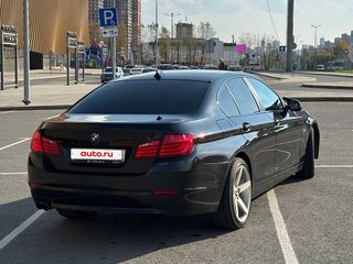 2013 BMW 5 серии 520i VI (F10/F11/F07), чёрный, 1800000 рублей, вид 4