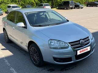 2010 Volkswagen Jetta V, серебристый, 860000 рублей, вид 3