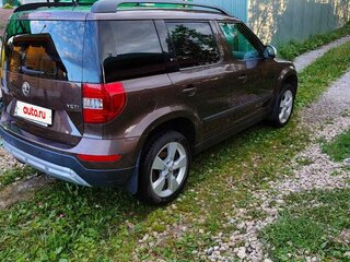 2015 Skoda Yeti I Рестайлинг, коричневый, 1350000 рублей, вид 2