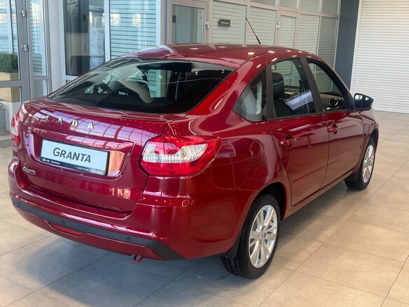 2026 Lada (ВАЗ) Granta I Рестайлинг, красный, 1151000 рублей - вид 6