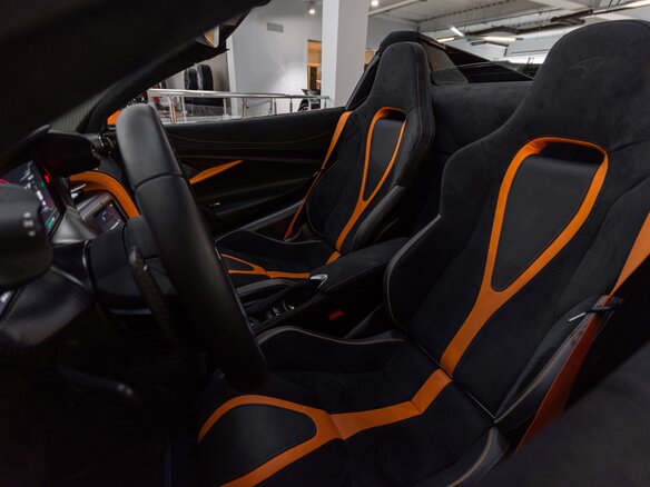 2024 McLaren 750S, оранжевый - вид 19