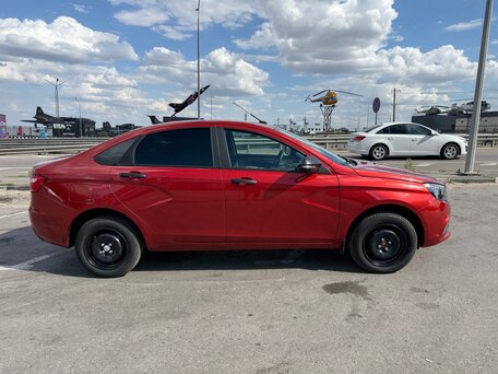 2021 Lada (ВАЗ) Vesta I, красный, 1330000 рублей, вид 3