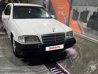 1995 Mercedes-Benz C-Класс 200 5-speed I (W202), белый, 160000 рублей, вид 2