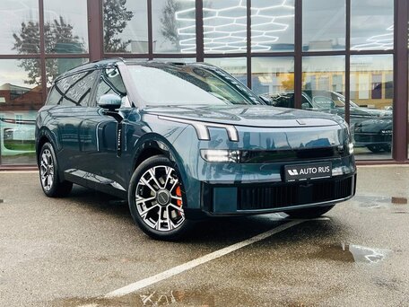 Lynk & Co 900