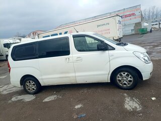 2011 Hyundai Grand Starex I, белый, 1050000 рублей, вид 3
