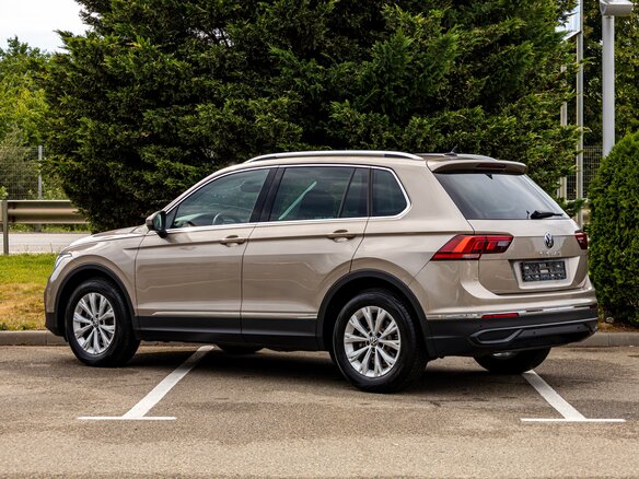 2021 Volkswagen Tiguan II Рестайлинг, коричневый - вид 3