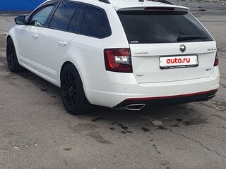 2019 Skoda Octavia RS III Рестайлинг, белый, 3390000 рублей, вид 4