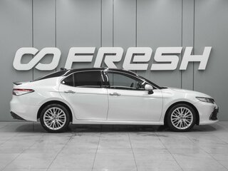 2018 Toyota Camry VIII (XV70), белый, 2690000 рублей, вид 5