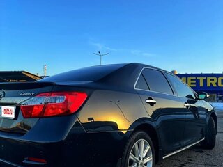2014 Toyota Camry VII (XV50), чёрный, 1515000 рублей, вид 5