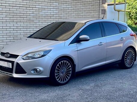 2012 Ford Focus III, серебристый, 900000 рублей, вид 1