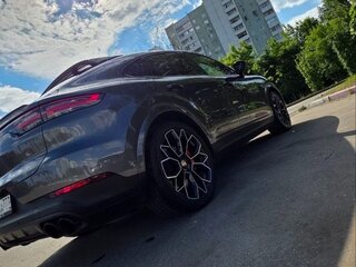 2019 Porsche Cayenne Coupé III, серый, 5950000 рублей, вид 3