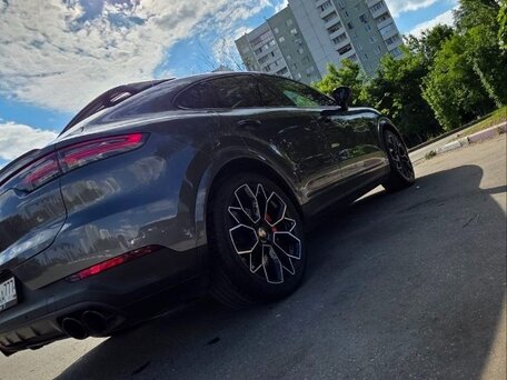 2019 Porsche Cayenne Coupé III, серый, 5950000 рублей, вид 3