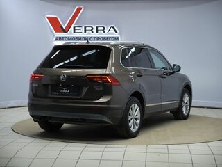 2017 Volkswagen Tiguan II, коричневый, 2070000 рублей, вид 5