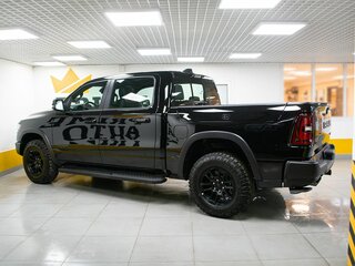 2026 Ram 1500 Crew Cab V Рестайлинг, чёрный, 10499000 рублей, вид 4