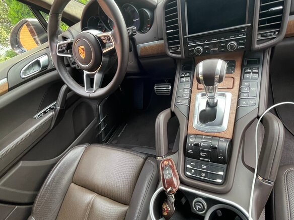 2016 Porsche Cayenne S II Рестайлинг (958), коричневый, 6200000 рублей - вид 9