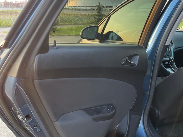 2013 Opel Astra J Рестайлинг, синий - вид 13