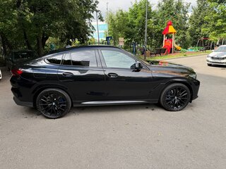 2021 BMW X6 40d III (G06), чёрный, 9850000 рублей, вид 4