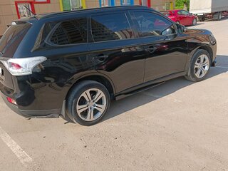 2014 Mitsubishi Outlander III, чёрный, 1400000 рублей, вид 5