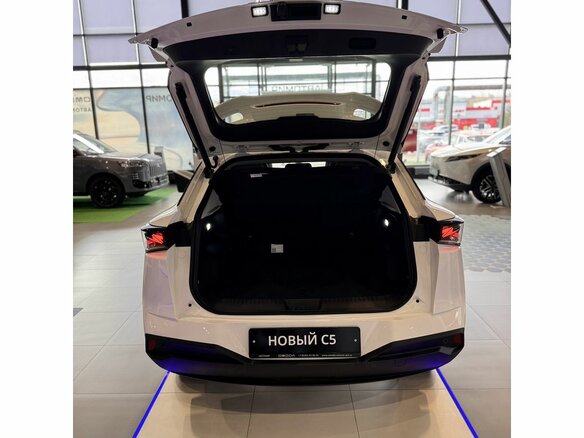 2026 Omoda C5 II, белый, 2399000 рублей - вид 23