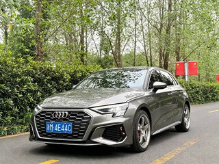 2022 Audi A3 Sportback 35 TFSI IV (8Y), серебристый, 1660000 рублей, вид 1