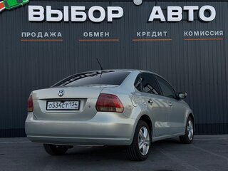 2013 Volkswagen Polo V, серебристый, 785000 рублей, вид 2