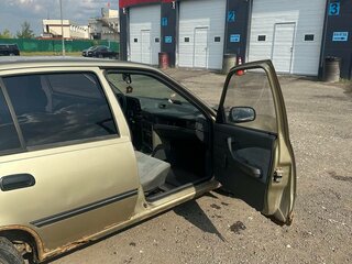 2004 Daewoo Nexia I, бежевый, 130000 рублей, вид 4