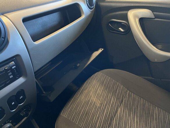 2011 Renault Logan I Рестайлинг, чёрный, 270000 рублей - вид 26