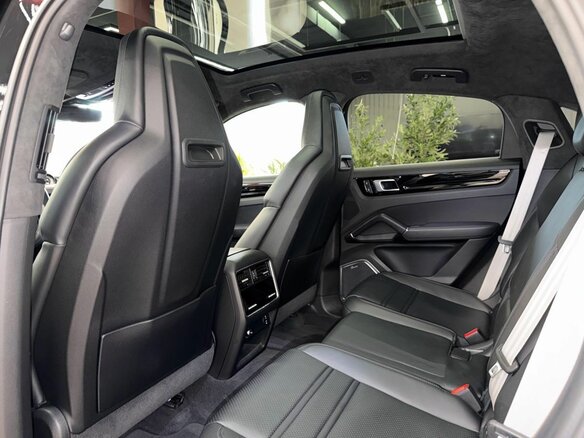 2022 Porsche Cayenne GTS Coupé III, чёрный - вид 21