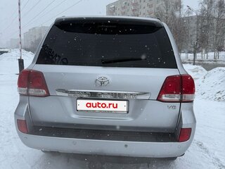 2010 Toyota Land Cruiser 200 Series, серебристый, 2870000 рублей, вид 2