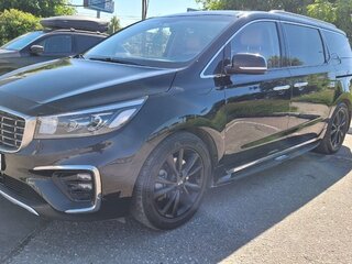 2018 Kia Carnival III, чёрный, 2700000 рублей, вид 1