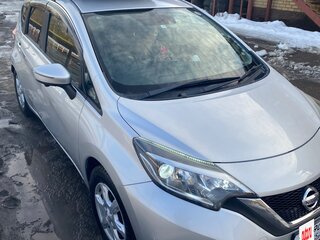 2017 Nissan Note II Рестайлинг, серебристый, 1099000 рублей, вид 4