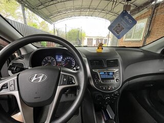 2015 Hyundai Solaris I Рестайлинг, коричневый, 920000 рублей, вид 5