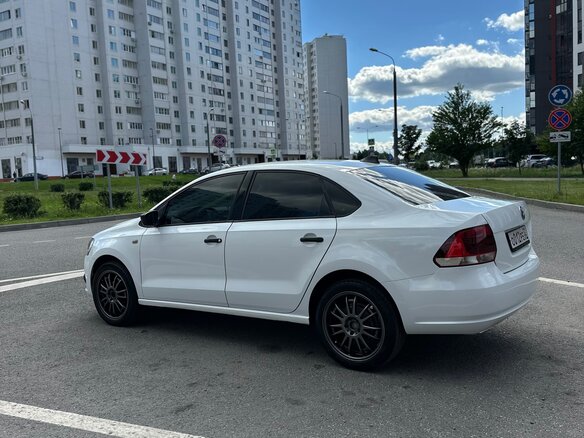 2010 Volkswagen Polo V, белый - вид 12