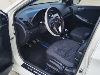2015 Hyundai Solaris I Рестайлинг, бежевый, 760000 рублей, вид 5