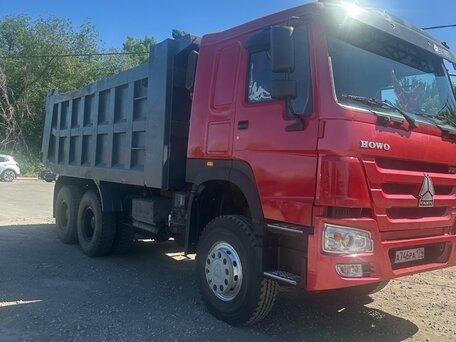 2011 Sinotruk Howo ZZ3327, красный, 1880000 рублей, вид 3