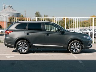 2019 Mitsubishi Outlander III Рестайлинг 3, серый, 1935000 рублей, вид 4