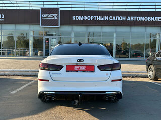 2019 Kia Optima IV Рестайлинг, белый, 2075000 рублей, вид 5