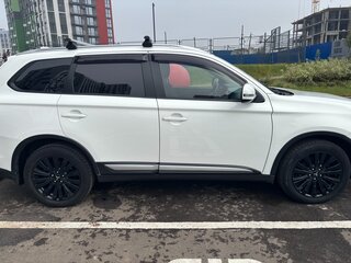 2018 Mitsubishi Outlander III Рестайлинг 3, белый, 1840000 рублей, вид 4