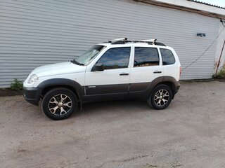 2014 Chevrolet Niva I Рестайлинг, белый, 550000 рублей, вид 2